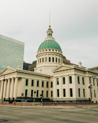 Obraz premium The Old Courthouse, in downtown St. Louis, Missouri