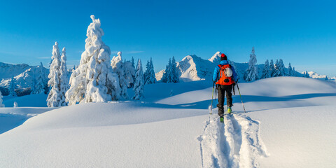 Skitour in den Verschneiten Bergen