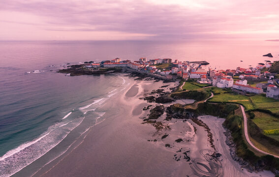 Pueblo de Caion a vista de dron, Galicia, Espa&ntilde;a