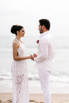 Boyfriend declares his love by the sea