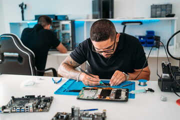 PRESELECT -smartphone repair