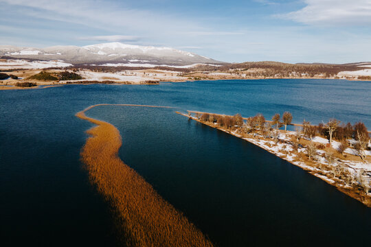 Aerial photo of Lago Polux