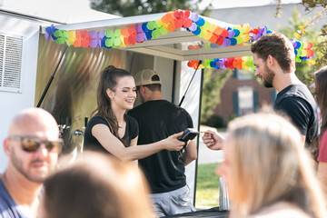 Beer: Bartender Uses Wireless POS Terminal