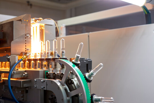 Bottles on extrusion blow molding machine