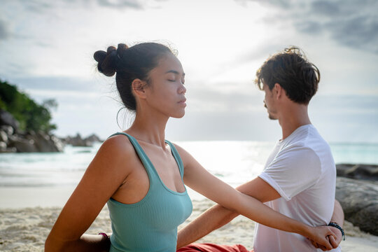 Ardha Matsyendrasana Yoga Pose