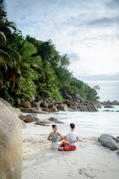 Yoga Pose Ardha Matsyendrasana Practice