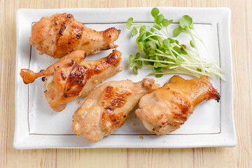 鶏手羽元の味噌焼き