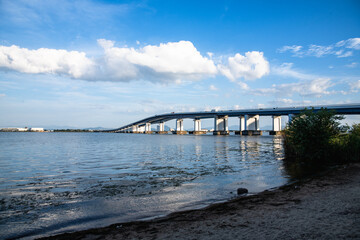 Fototapeta na wymiar 琵琶湖大橋と琵琶湖の風景