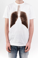 Menschliches Lungenorgan auf einem T-Shirt gedruckt