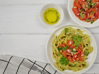 spaghetti with tomato sauce