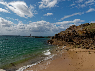 Plage et phare du Haut Jardin depuis Cézembre
