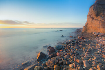 Kamienista plaża nad morzem Bałtyckim - obrazy, fototapety, plakaty
