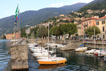Bellano am Comer See; Hafen und Uferpromenade