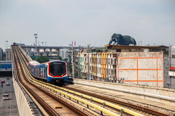Obraz premium The Skytrain and Cityscape in Bangkok Thailand Southeast Asia