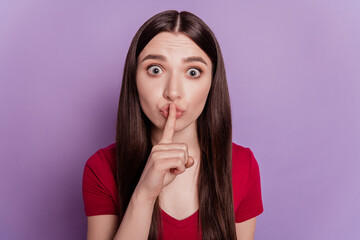 Photo of gossip crazy girl finger cover lips look camera excited reaction on violet background