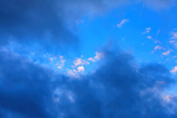 Fototapeta na wymiar Scenic blue sky with clouds at daytime