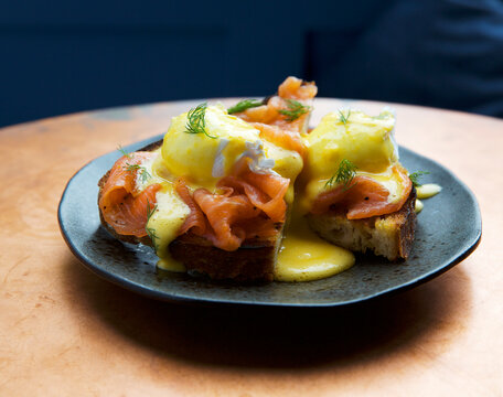 Smoked salmon toast