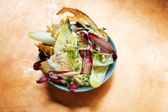 Chicory and treviso salad with toasted bread