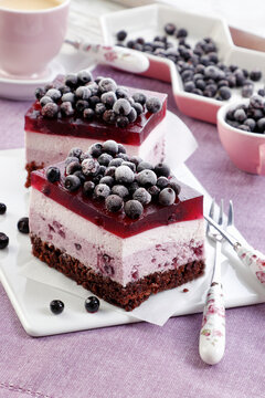 Chocolate and bluberry cake with jelly