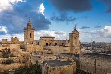 Fototapeta na wymiar Malta Himmel Reisen Landschaft Stadt Architektur Kirche