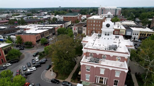 aerial push over murfreesboro tennessee, rutherford county courthouse