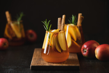 Apple cider old fashioned ready to drink - obrazy, fototapety, plakaty