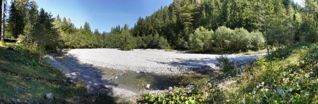 Panorama auf einer Wanderung auf den Hochmiesung: Start in Osterhofen
