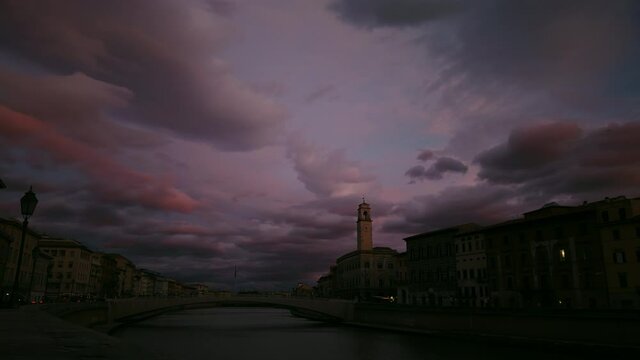 Time lapse di Pisa con i lungarni