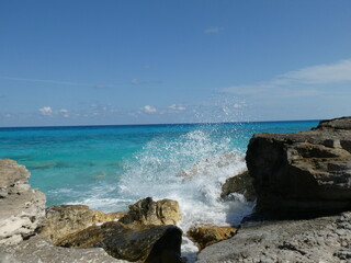 Crashing waves on rocks