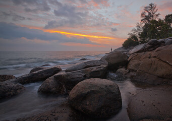 Fototapeta na wymiar Sea sunsets on Phuket island