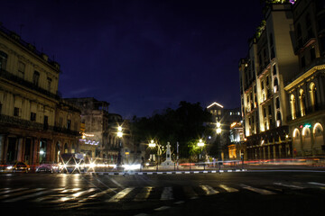 Paisaje urbano de la ciudad de La Habana en la noche