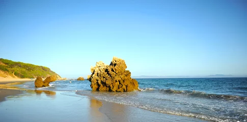 Photo sur Plexiglas Plage de Bolonia, Tarifa, Espagne Plage sauvage dans le Parc Naturel du Détroit (Parque Natural del Estrecho) sur la côte de Tarifa, Andalousie Espagne