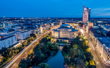 Leipzig, Oper, Schwanenteich, Uniriese, Dämmerung