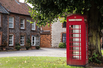working red telephone box