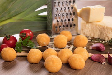 bolinho queijo salgado frito festa 