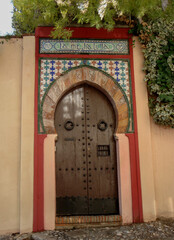 Puertas de influencia árabe en Granada, España - obrazy, fototapety, plakaty