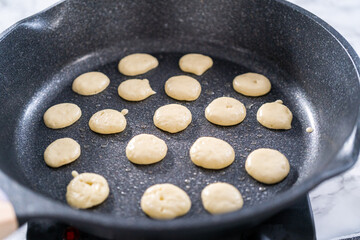 Mini pancake cereal