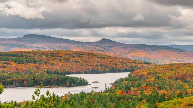 Catskill Mountains, New York, Peak Fall Foilage Timelapse Video