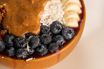 Bowl de platano con frutos