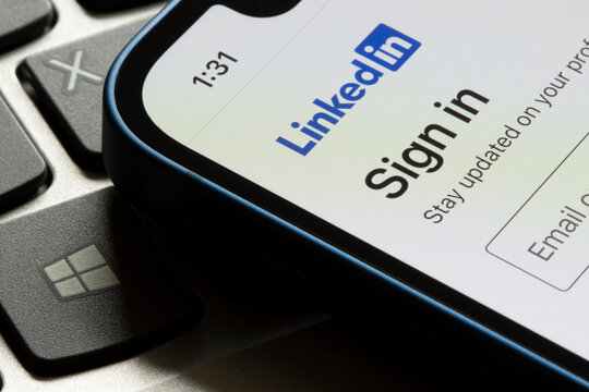 Portland, OR, USA - Oct 20, 2021: The login page of LinkedIn, is seen on its website. Microsoft is shutting down its social network, LinkedIn, in China.