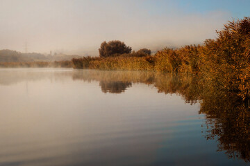 Fototapeta na wymiar beautiful lake morning view