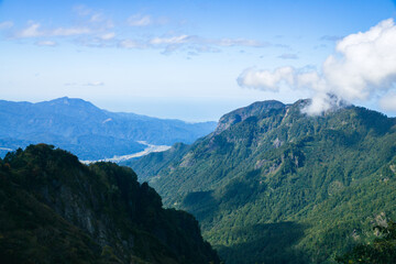 Naklejka premium さわやかな山岳風景 日本海 秋