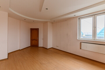 Fototapeta premium Russia, Moscow- May 03, 2020: interior room apartment modern bright cozy atmosphere. general cleaning, home decoration, preparation of house for sale. empty room renovated