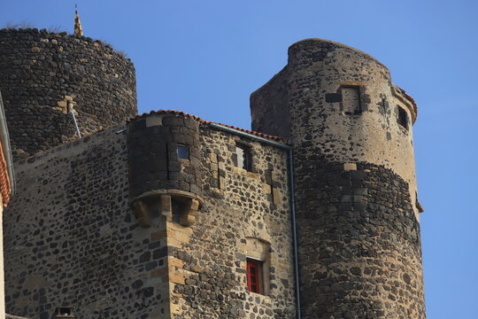 ch&acirc;teau &agrave; Chalus, Auvergne