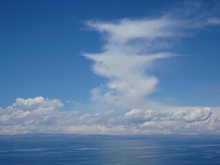 Fototapeta premium [Peru] Beautiful view of Lake Titicaca and blue sky from Taquile Island (Puno)