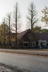 Holenderska kawiarnia w jesiennym klimacie