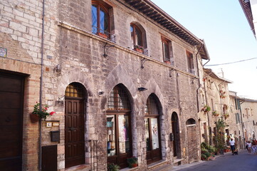 Fototapeta na wymiar Typical street of Assisi, Italy