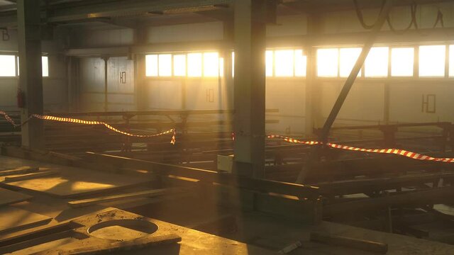 A closed plant due to the crisis