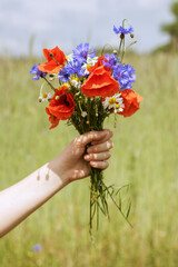 hand holding bouquet of flowers girl girly held hands 