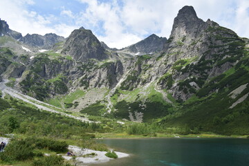 Fototapeta na wymiar lake in slovakian high tatra mountains